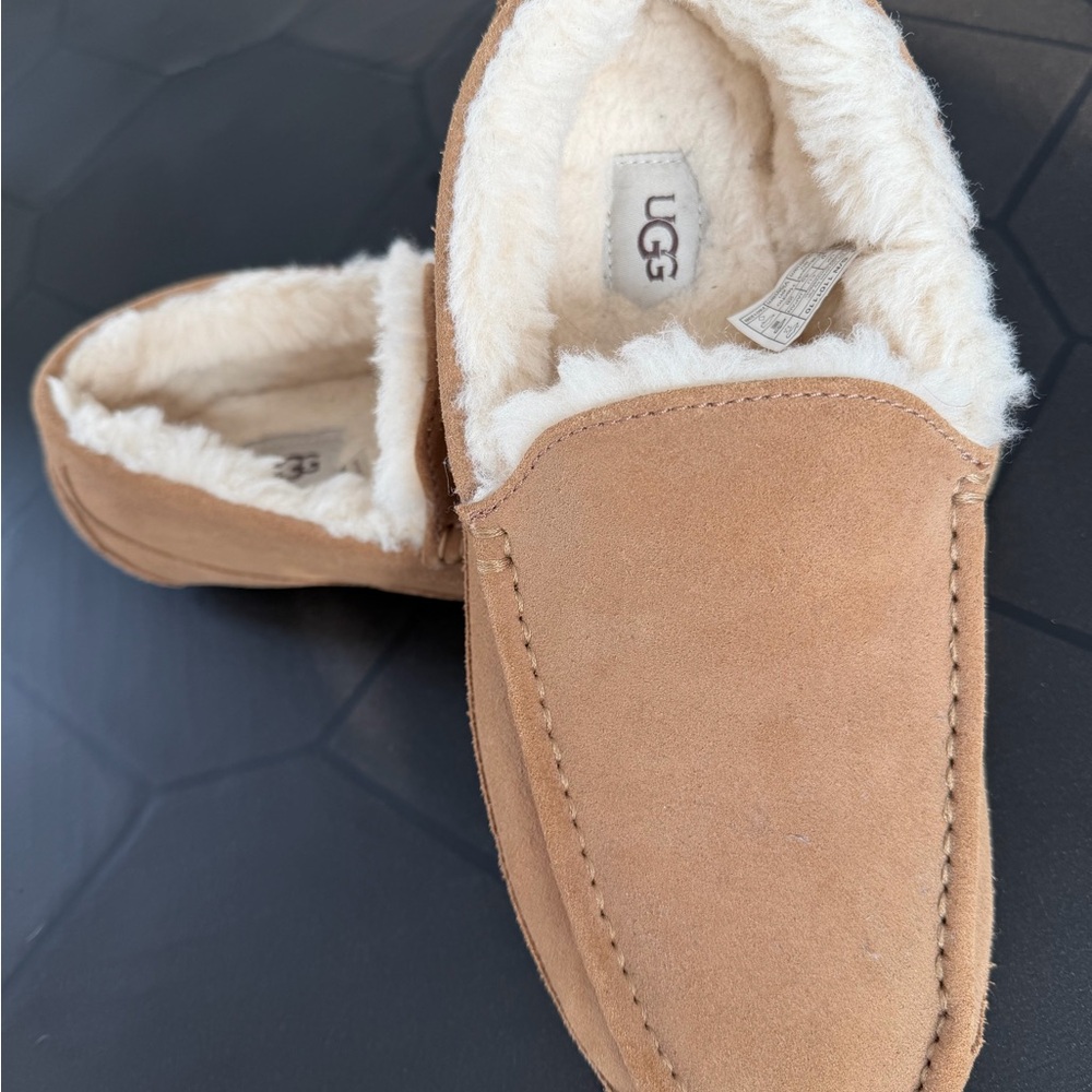 UGG Men's Ascot Slipper